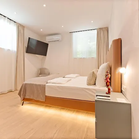 בית הארחה Luxury Splite Moj 4*